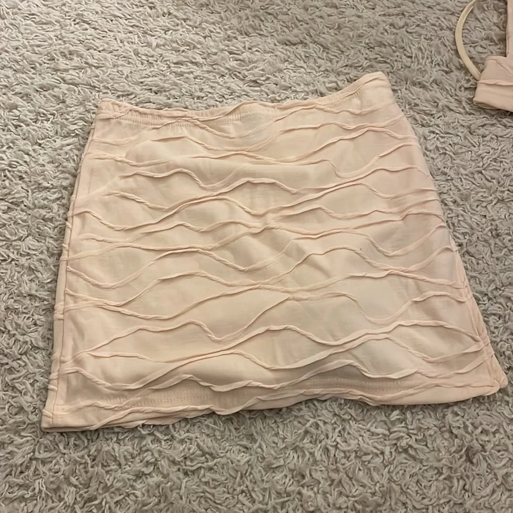 Two piece set - Picture 2 of 4